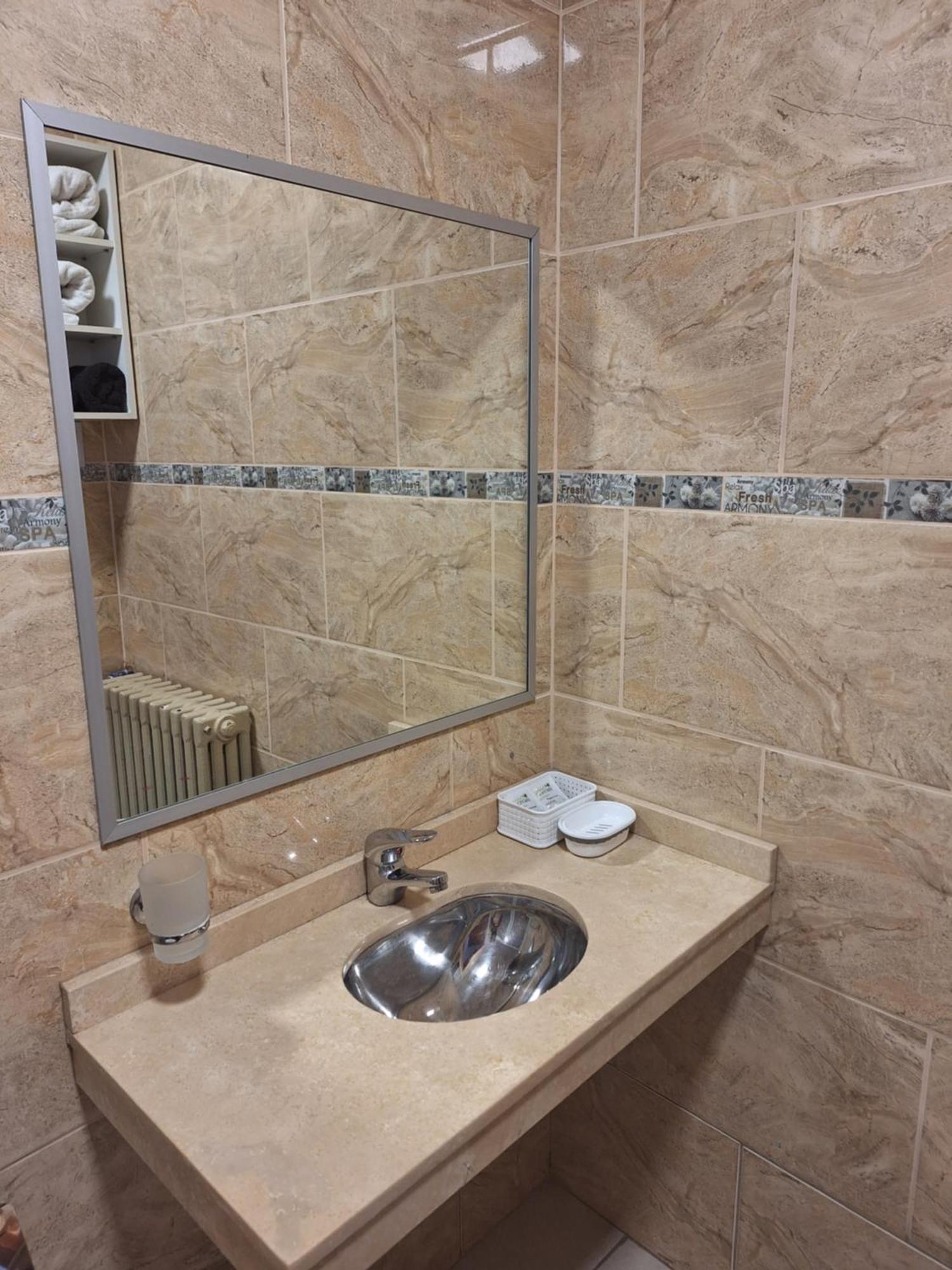 Hotel Hurlingham فيلا كارلوس باز المظهر الخارجي الصورة