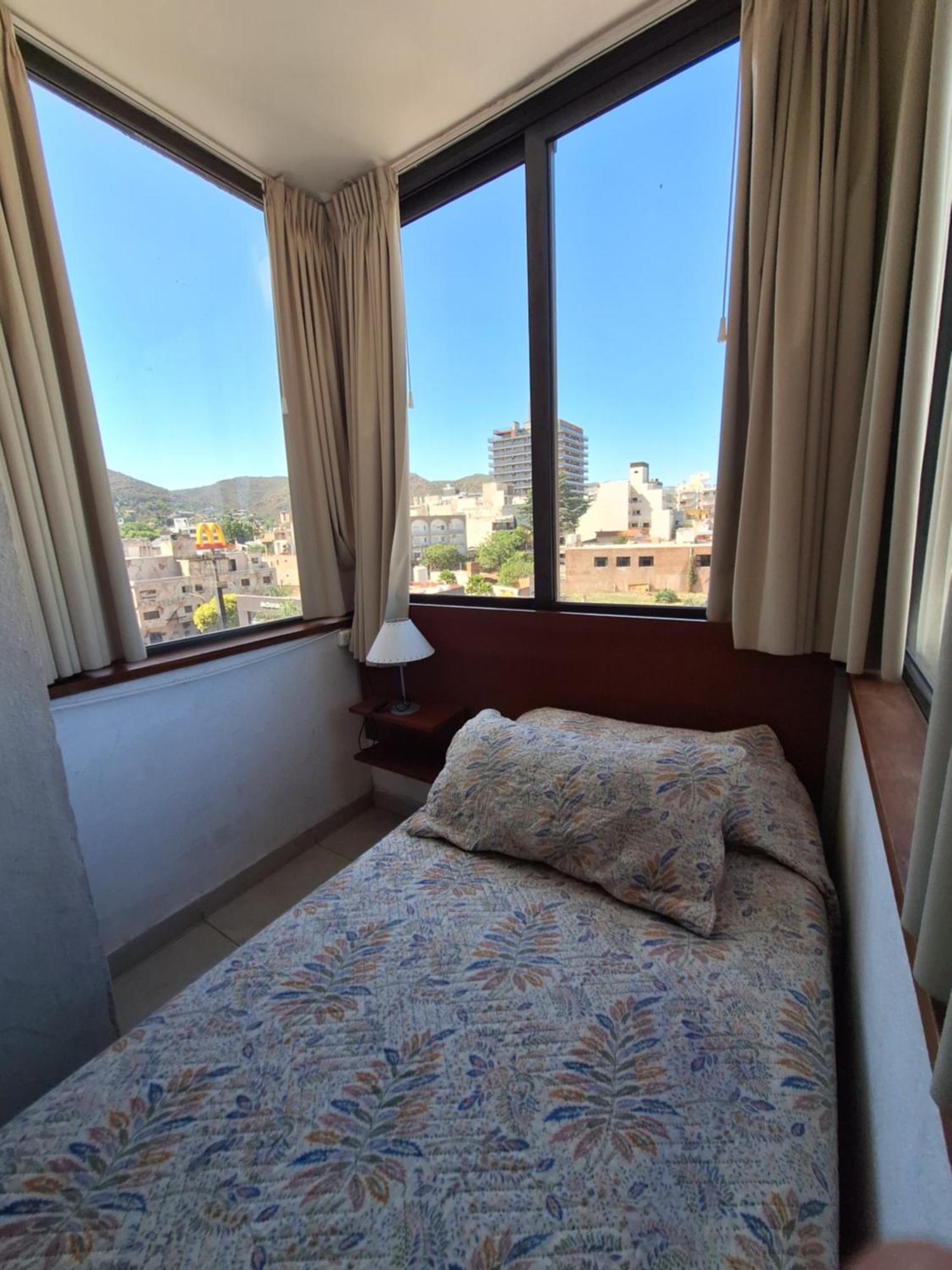 Hotel Hurlingham فيلا كارلوس باز المظهر الخارجي الصورة